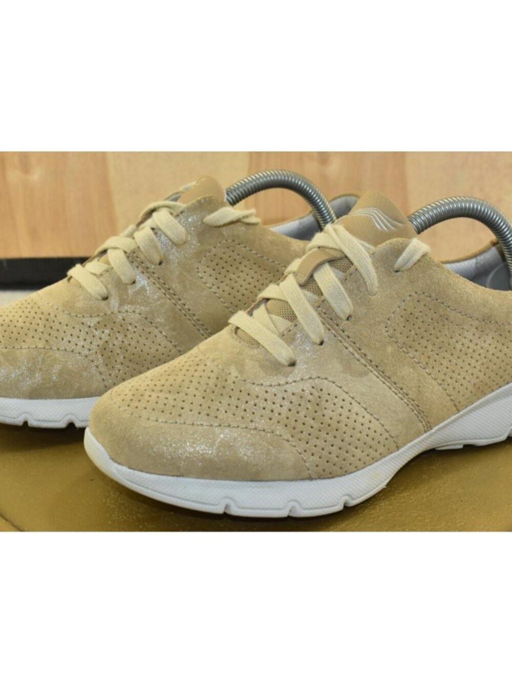 Dansko Alissa Women Shoes Size 36 Gold Nubuck Leather Perforated Lace Up Sneaker